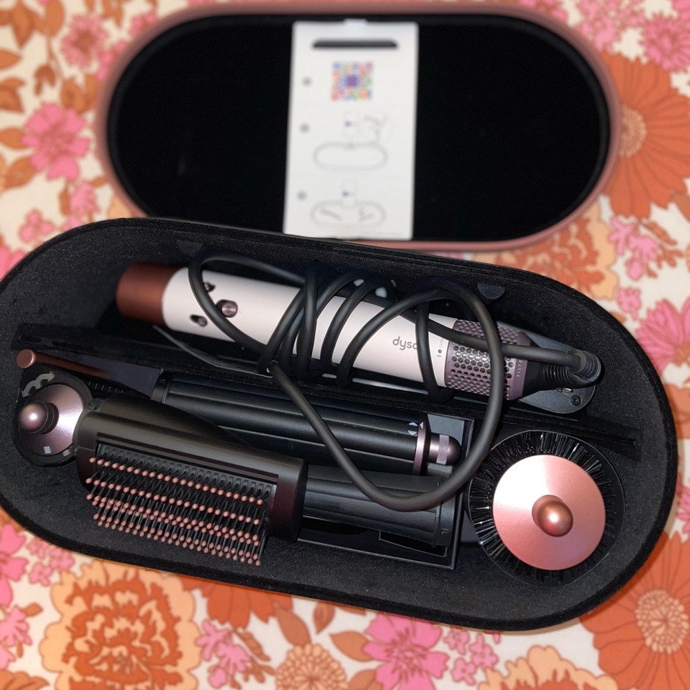 Airwrap i.d. Multi-styler and Dryer Straight+Wavy Hair